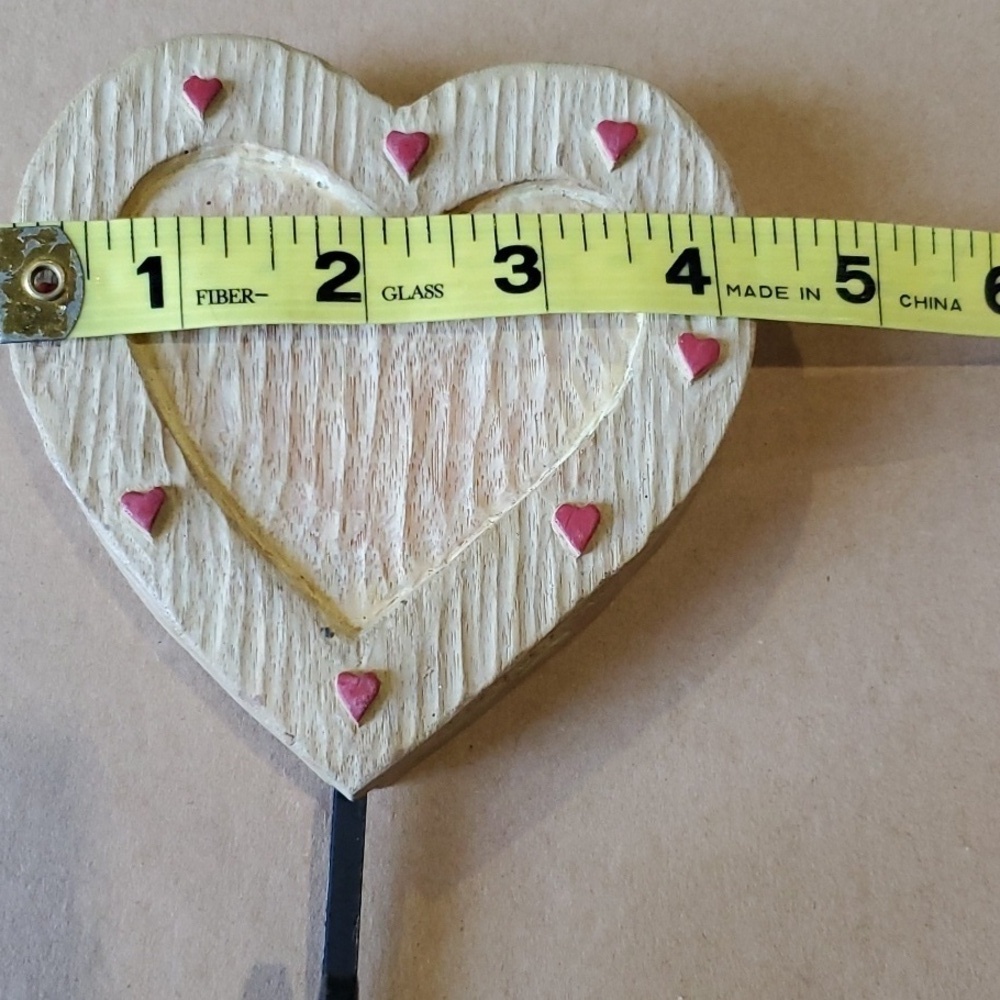 Valentine Carved resin heart hanger 4.25 X 6.5 - Picture 7 of 7